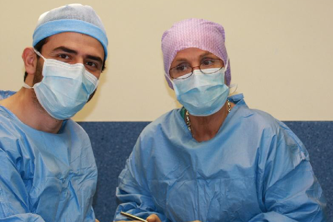 Avec le Dr Françoise FIRMIN, meilleure spécialiste mondiale en reconstruction d’oreille.
